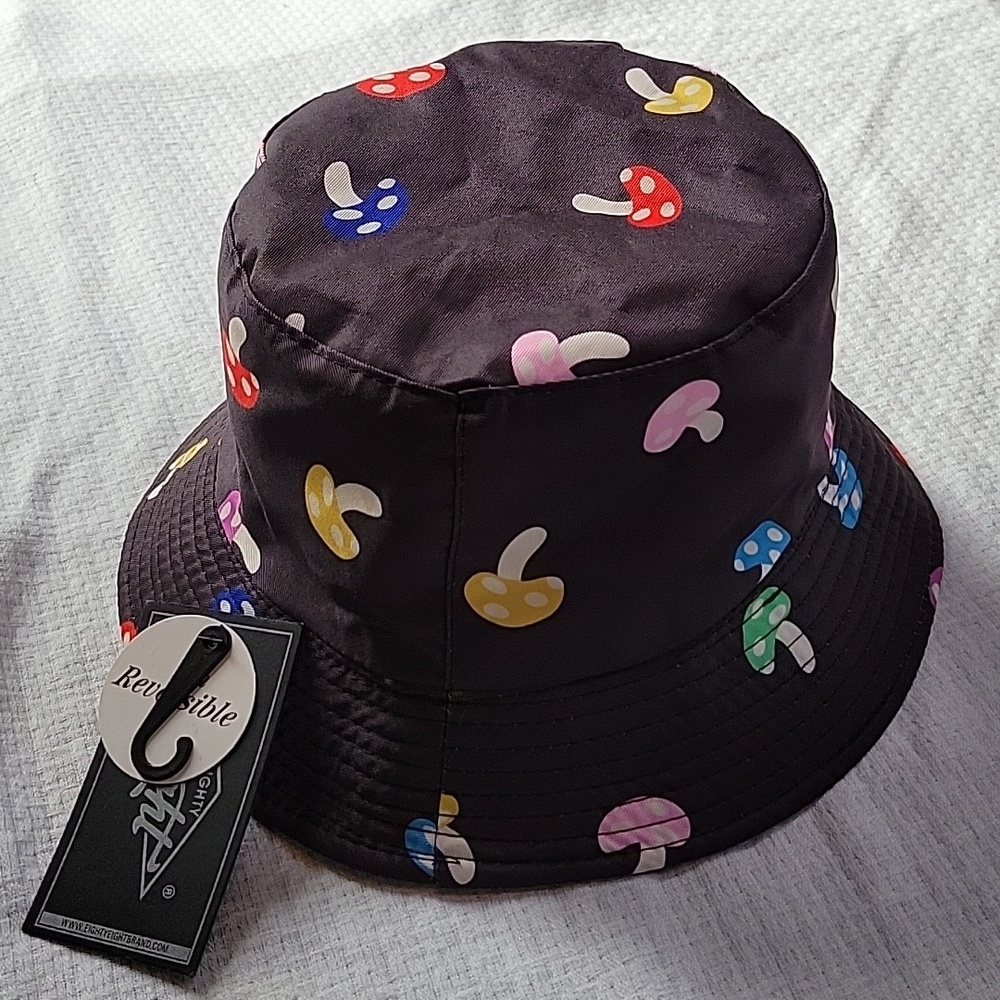 Eighty Eight Black Mushroom Reversible Bucket Hat Size Small NWT